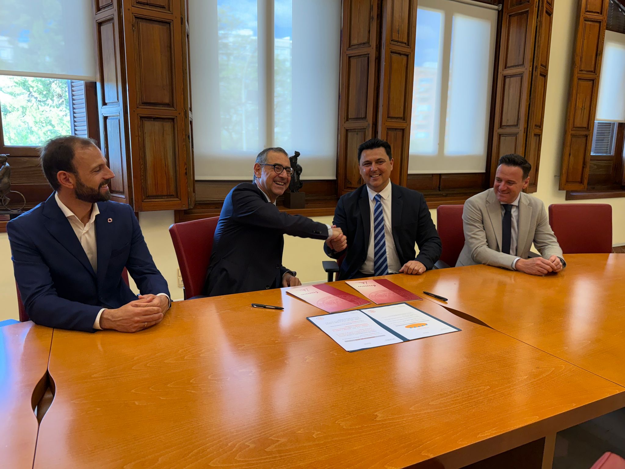 El Ayuntamiento de San Javier y la UMU firman un convenio de colaboración 